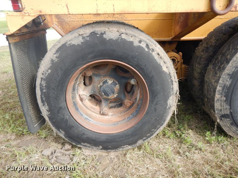 image for item DE5730 1961 Lacrosse RG-26-35 lowboy equipment trailer