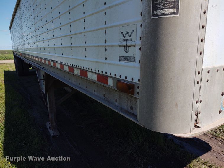 image for item DE6927 1993 Wilson DWH-200 double hopper bottom grain trailer