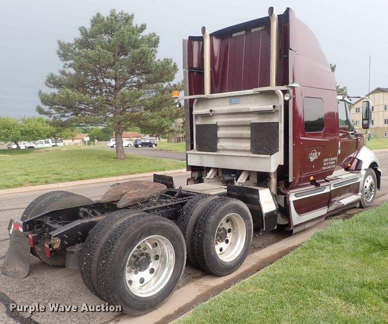 image for item DG3183 2012 International ProStar semi truck