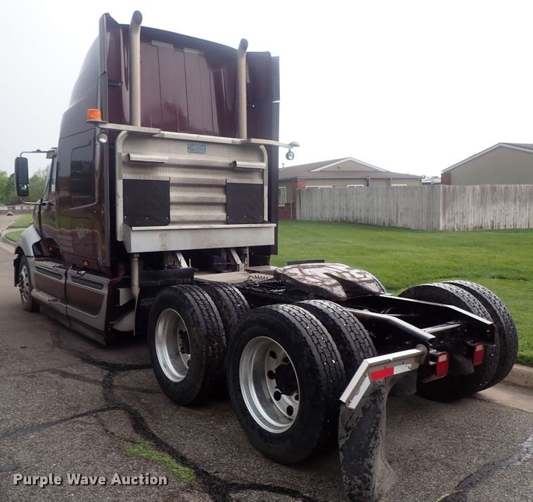 image for item DG3183 2012 International ProStar semi truck