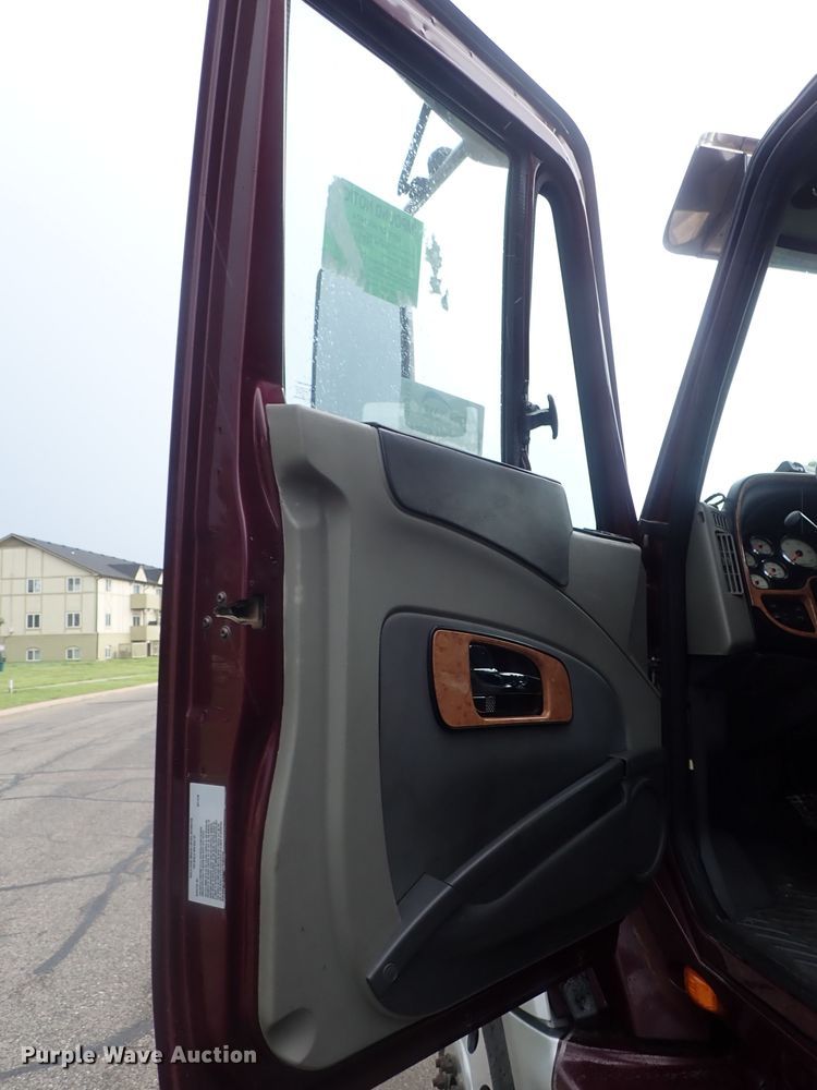 image for item DG3183 2012 International ProStar semi truck