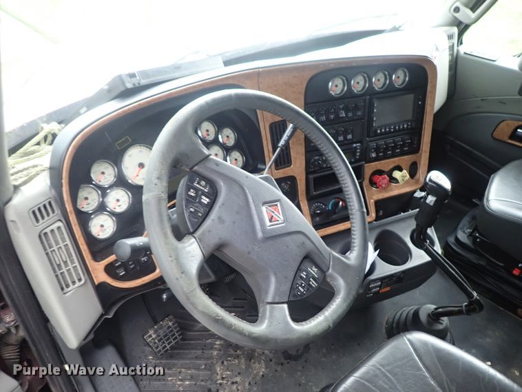 image for item DG3183 2012 International ProStar semi truck