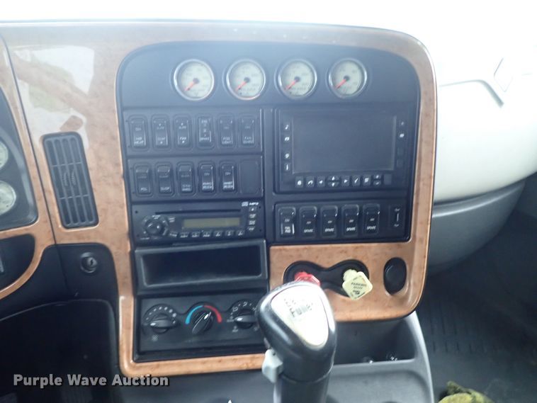 image for item DG3183 2012 International ProStar semi truck