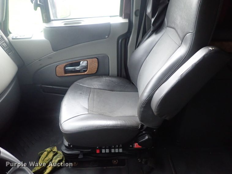 image for item DG3183 2012 International ProStar semi truck