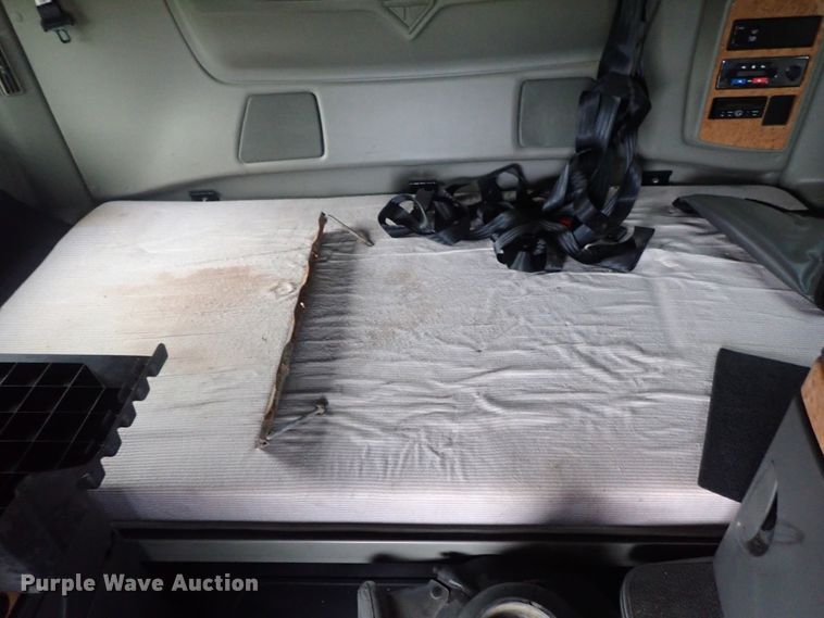 image for item DG3183 2012 International ProStar semi truck