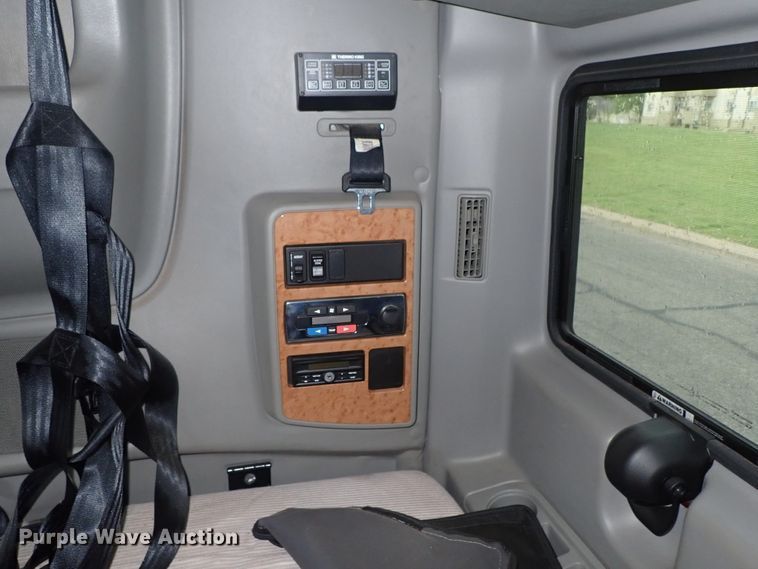 image for item DG3183 2012 International ProStar semi truck