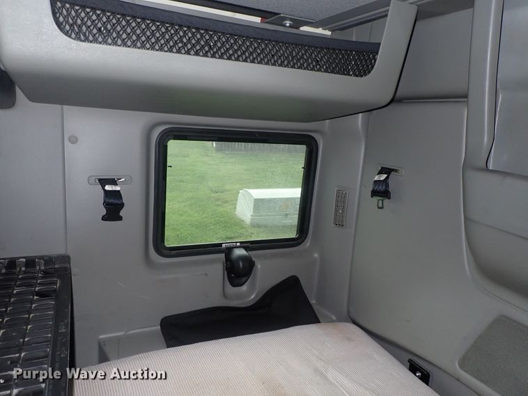 image for item DG3183 2012 International ProStar semi truck