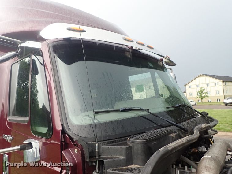 image for item DG3183 2012 International ProStar semi truck