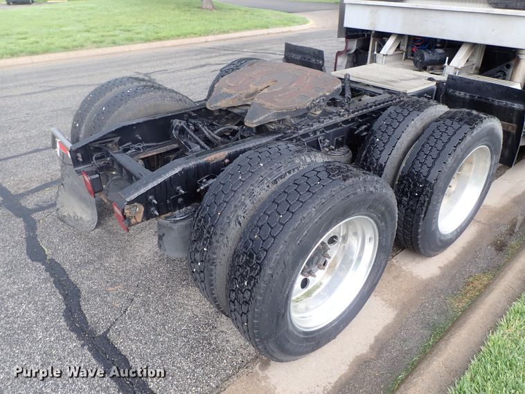 image for item DG3183 2012 International ProStar semi truck