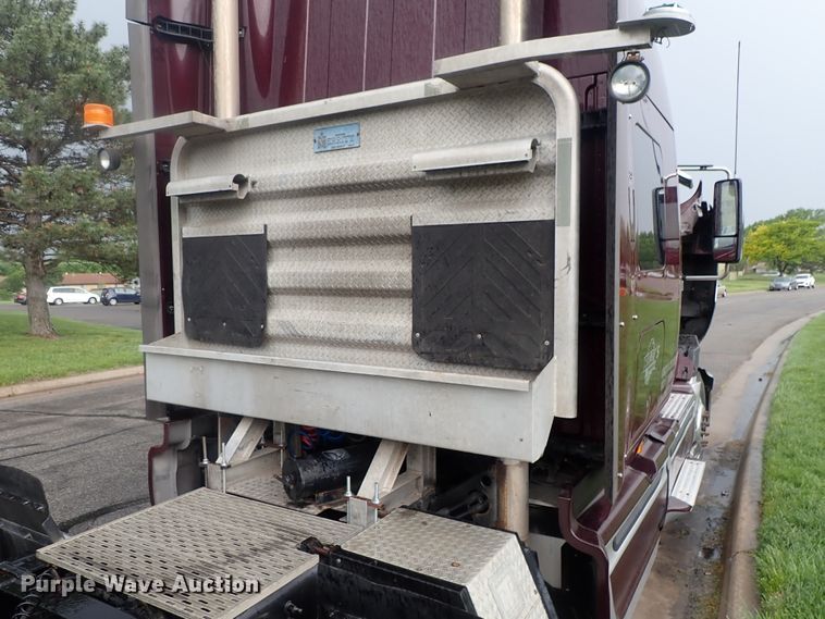 image for item DG3183 2012 International ProStar semi truck