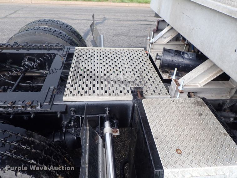 image for item DG3183 2012 International ProStar semi truck