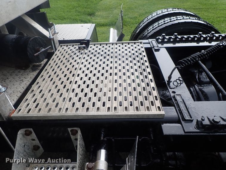 image for item DG3183 2012 International ProStar semi truck