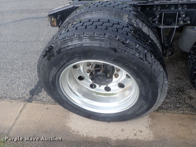 image for item DG3183 2012 International ProStar semi truck