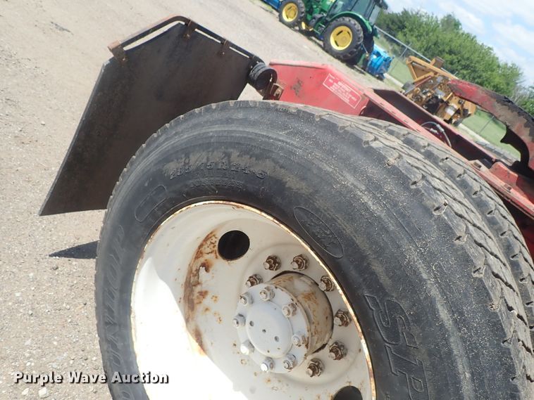 image for item DG3234 2000 Volvo VN  semi truck