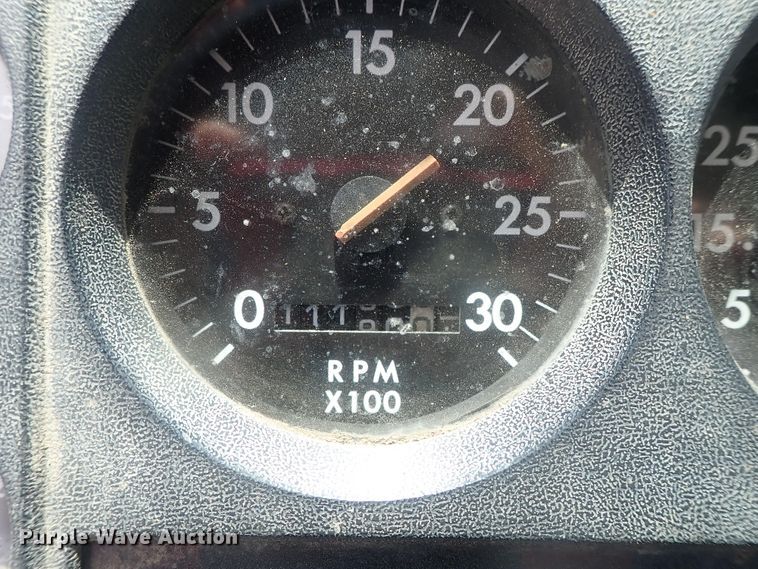 image for item DG3236 2000 Freightliner FL80  semi truck