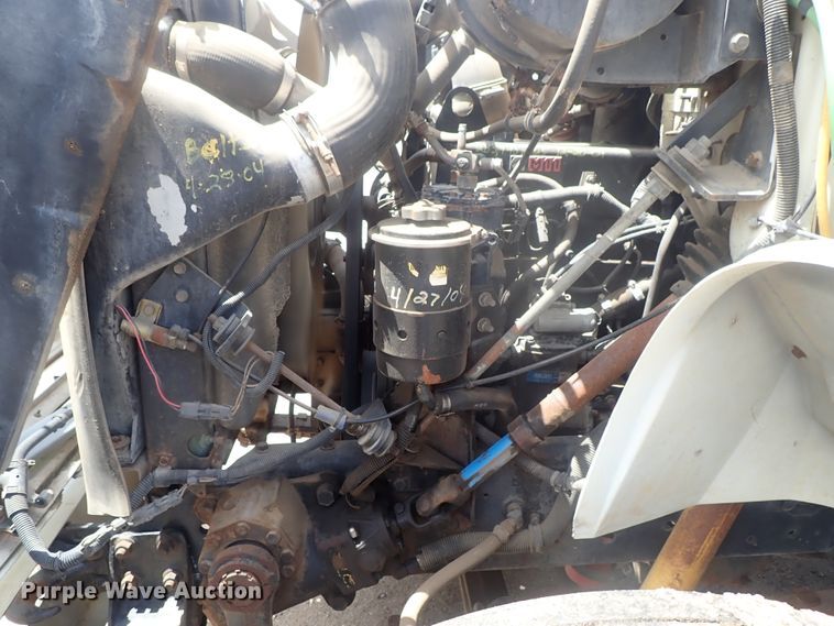 image for item DG3237 1995 International 8100  semi truck