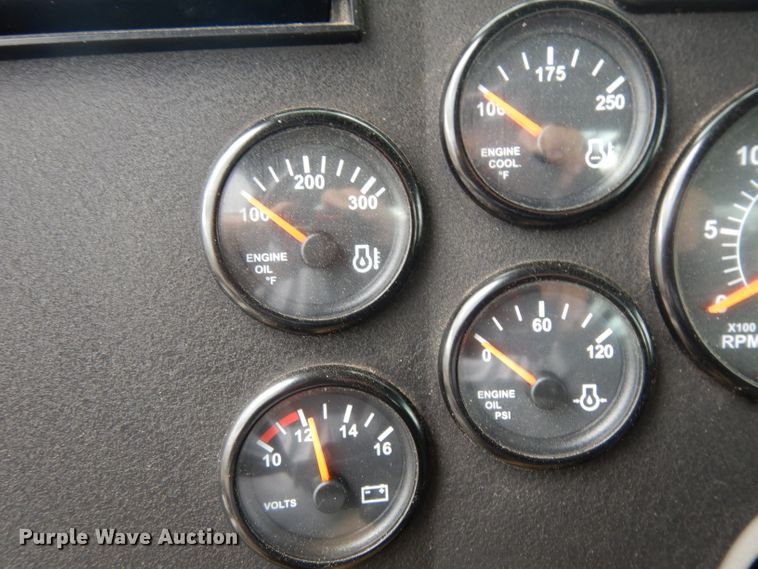 image for item DG6754 2014 Western Star 4900SB  semi truck