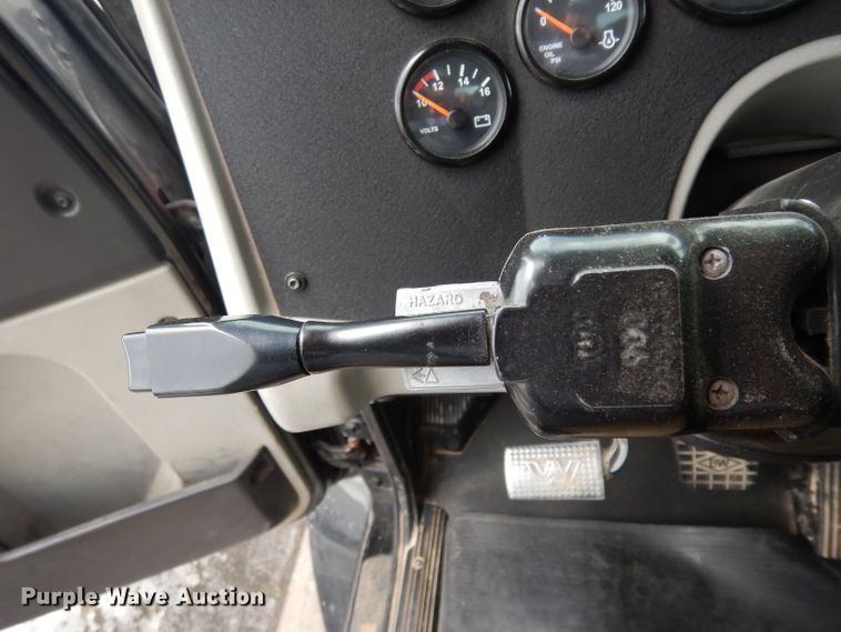 image for item DG6754 2014 Western Star 4900SB  semi truck