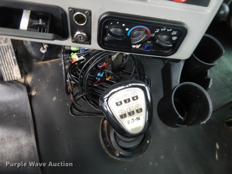 image for item DG6754 2014 Western Star 4900SB  semi truck