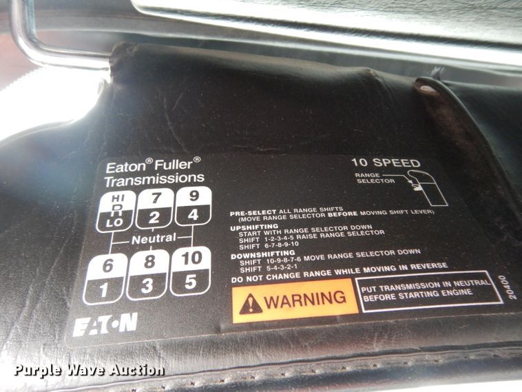 image for item DG6754 2014 Western Star 4900SB  semi truck