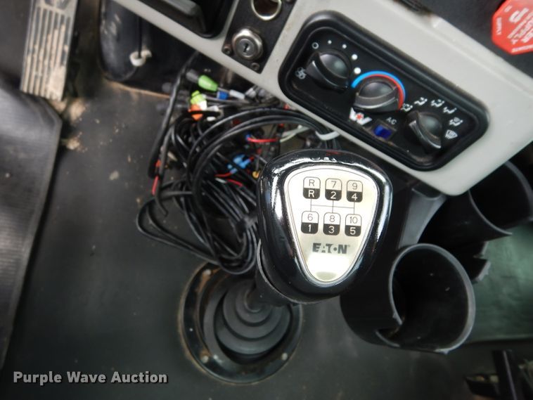 image for item DG6754 2014 Western Star 4900SB  semi truck