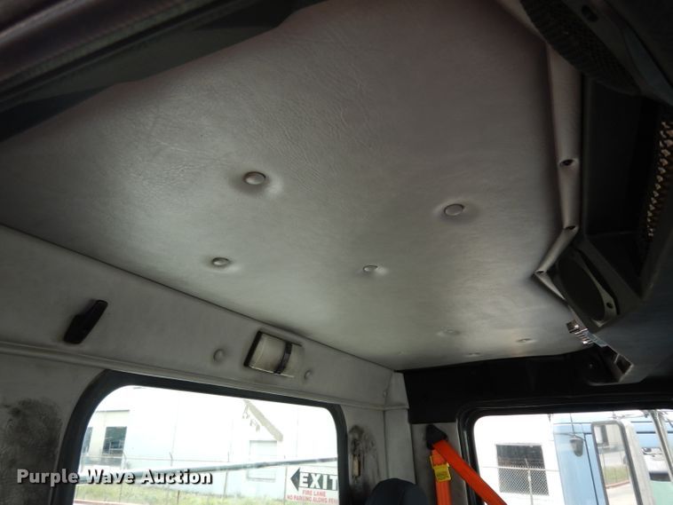 image for item DG6754 2014 Western Star 4900SB  semi truck