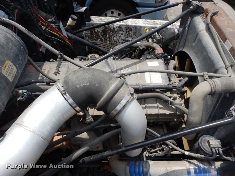 image for item DG6754 2014 Western Star 4900SB  semi truck