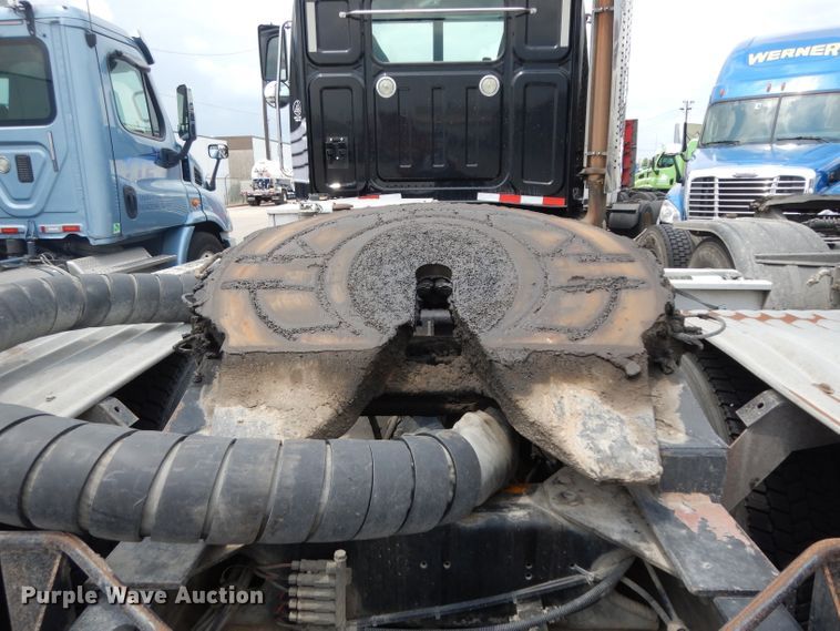 image for item DG6754 2014 Western Star 4900SB  semi truck