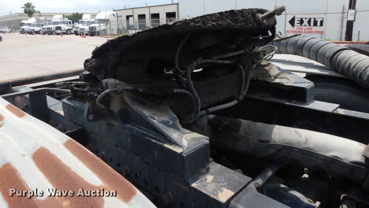 image for item DG6754 2014 Western Star 4900SB  semi truck