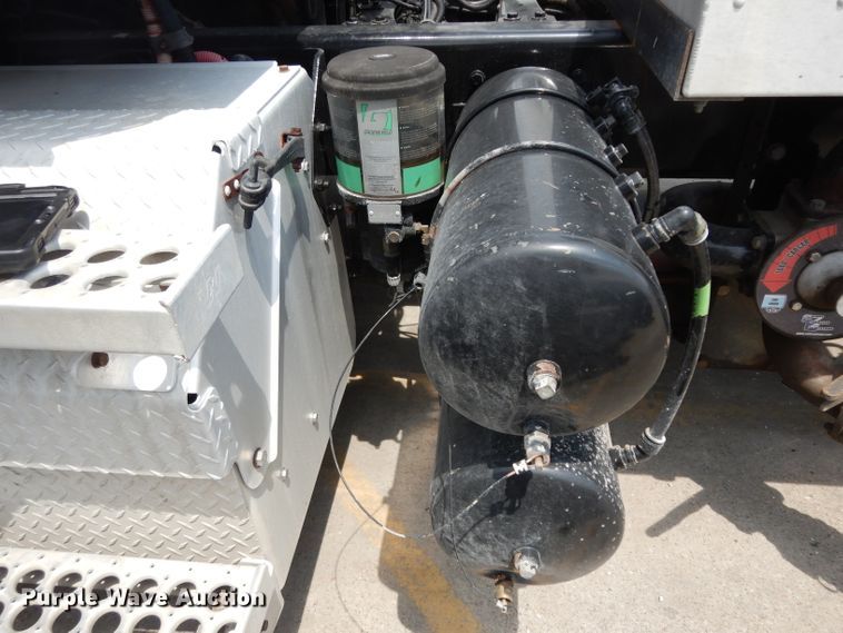 image for item DG6754 2014 Western Star 4900SB  semi truck