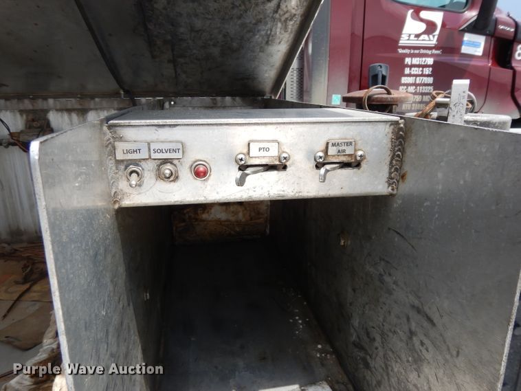 image for item DG6754 2014 Western Star 4900SB  semi truck