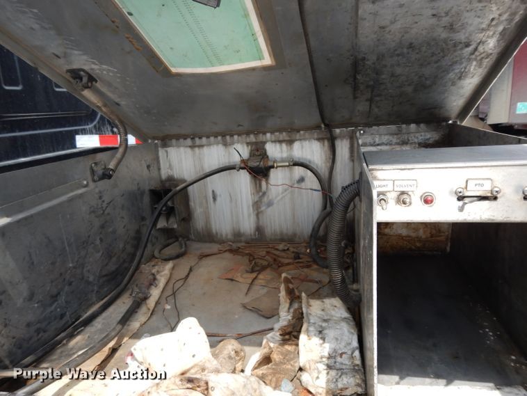 image for item DG6754 2014 Western Star 4900SB  semi truck