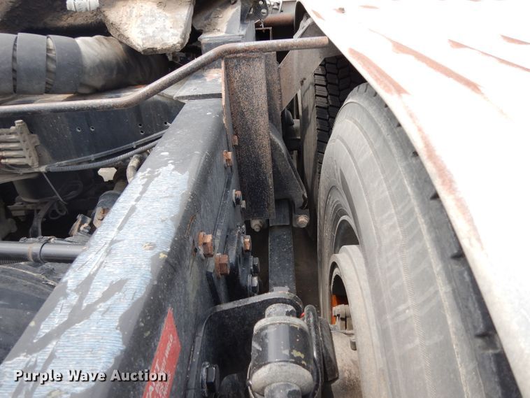 image for item DG6754 2014 Western Star 4900SB  semi truck