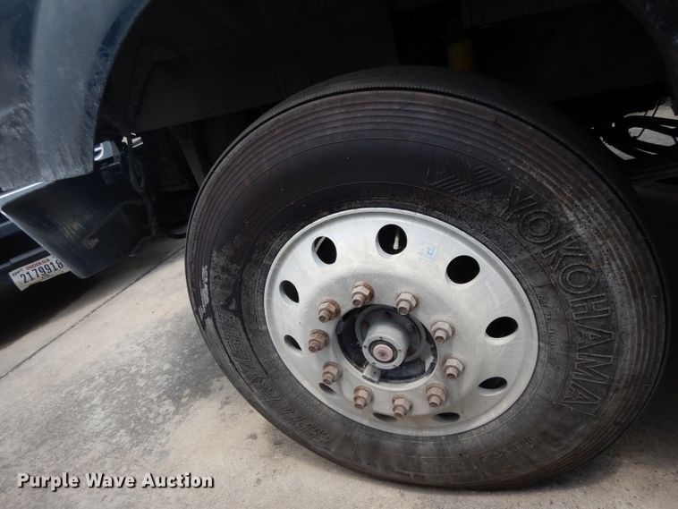 image for item DG6754 2014 Western Star 4900SB  semi truck