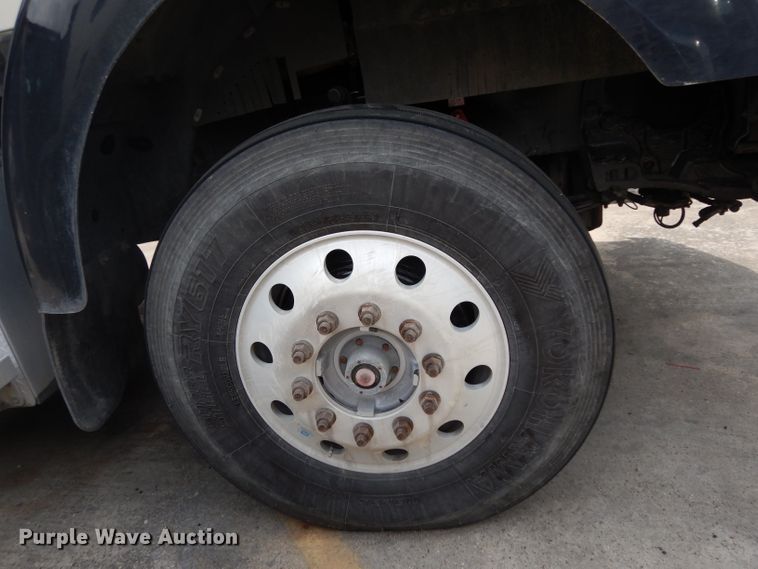 image for item DG6754 2014 Western Star 4900SB  semi truck