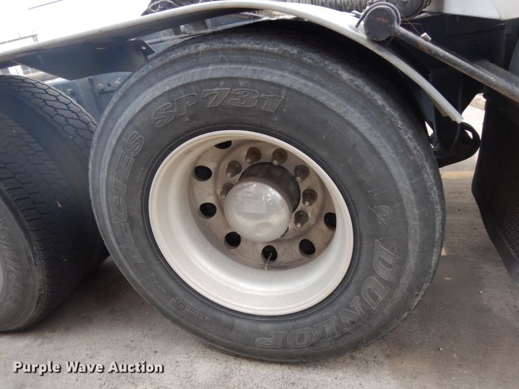 image for item DG6754 2014 Western Star 4900SB  semi truck