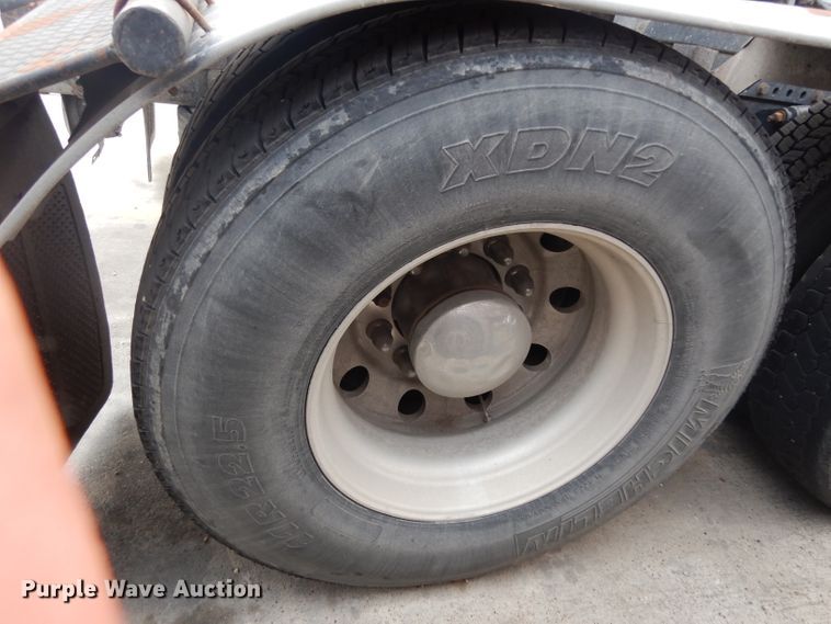 image for item DG6754 2014 Western Star 4900SB  semi truck