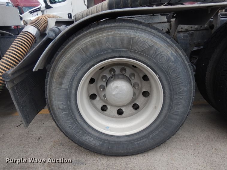 image for item DG6754 2014 Western Star 4900SB  semi truck