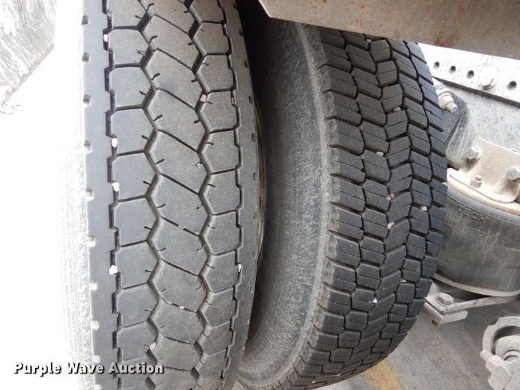 image for item DG6754 2014 Western Star 4900SB  semi truck