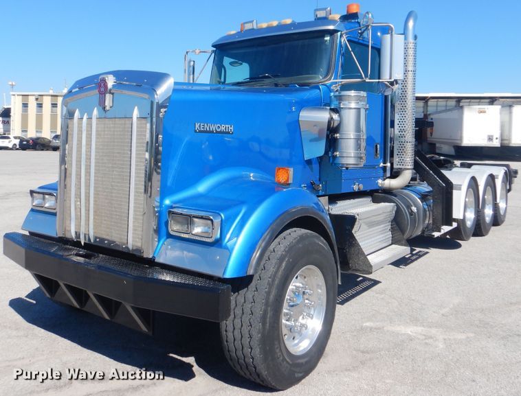 image for item DG8591 2012 Kenworth W900  semi truck