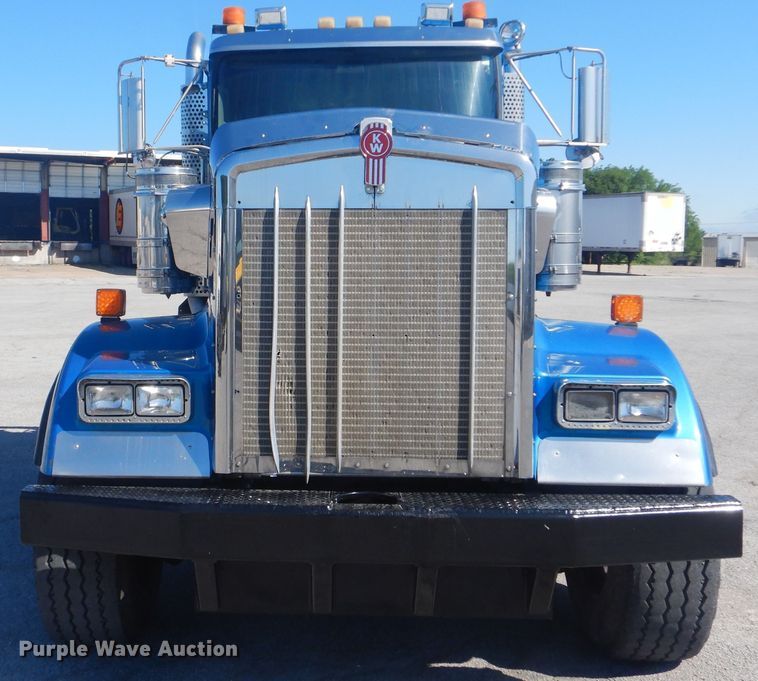 image for item DG8591 2012 Kenworth W900  semi truck
