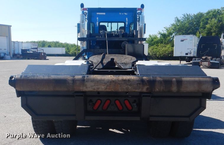 image for item DG8591 2012 Kenworth W900  semi truck