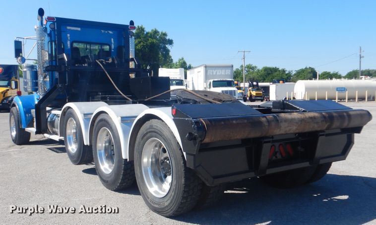 image for item DG8591 2012 Kenworth W900  semi truck