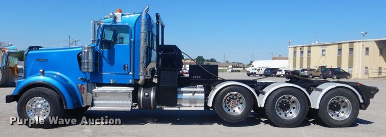 image for item DG8591 2012 Kenworth W900  semi truck