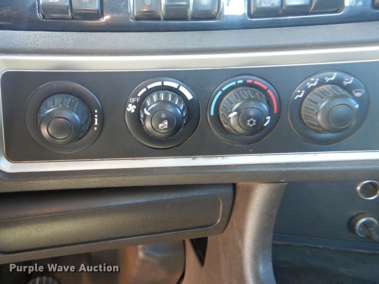 image for item DG8591 2012 Kenworth W900  semi truck