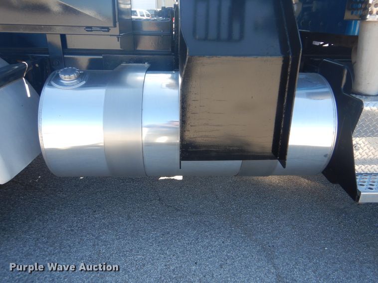 image for item DG8591 2012 Kenworth W900  semi truck