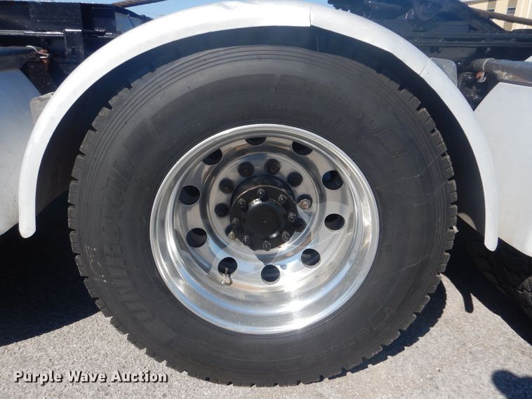 image for item DG8591 2012 Kenworth W900  semi truck