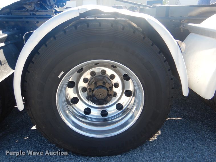 image for item DG8591 2012 Kenworth W900  semi truck