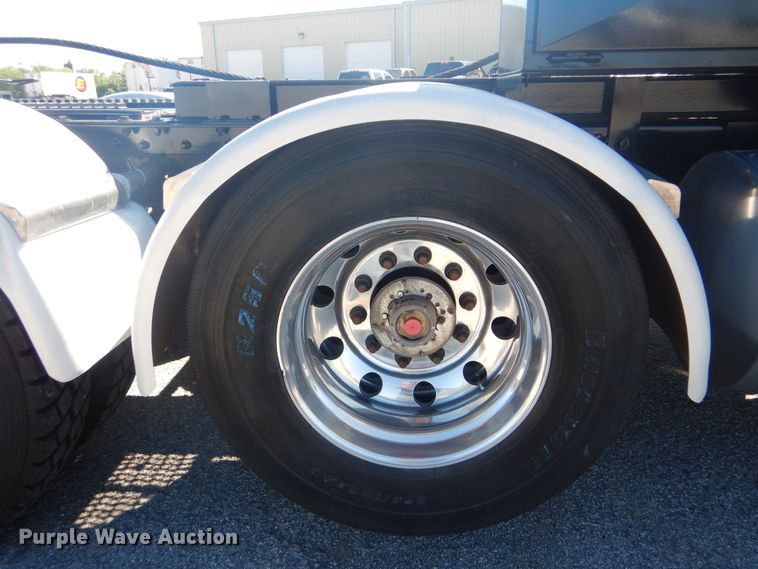 image for item DG8591 2012 Kenworth W900  semi truck