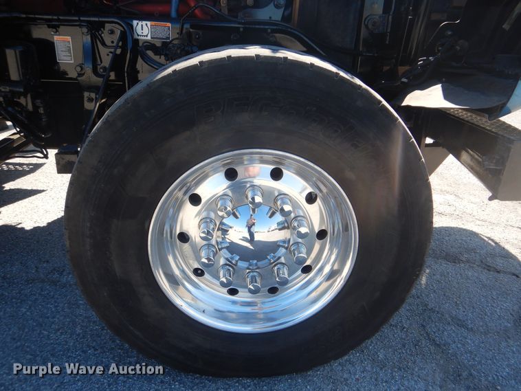 image for item DG8591 2012 Kenworth W900  semi truck